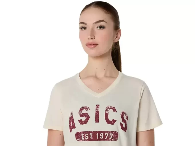 DAMEKORT ERME T-SKJORTE MED V-HALS, EST. 1977